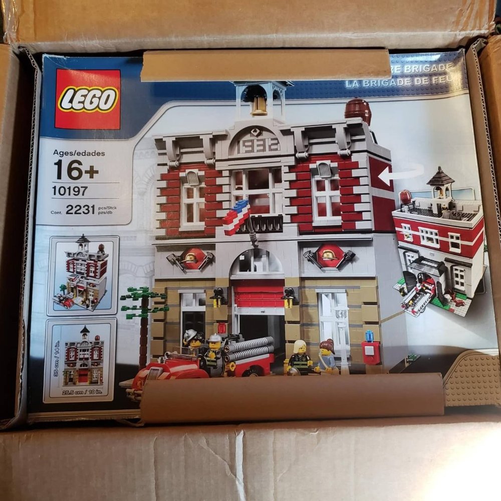 Lego 10197 Fire Brigade - Picture 7 of 7